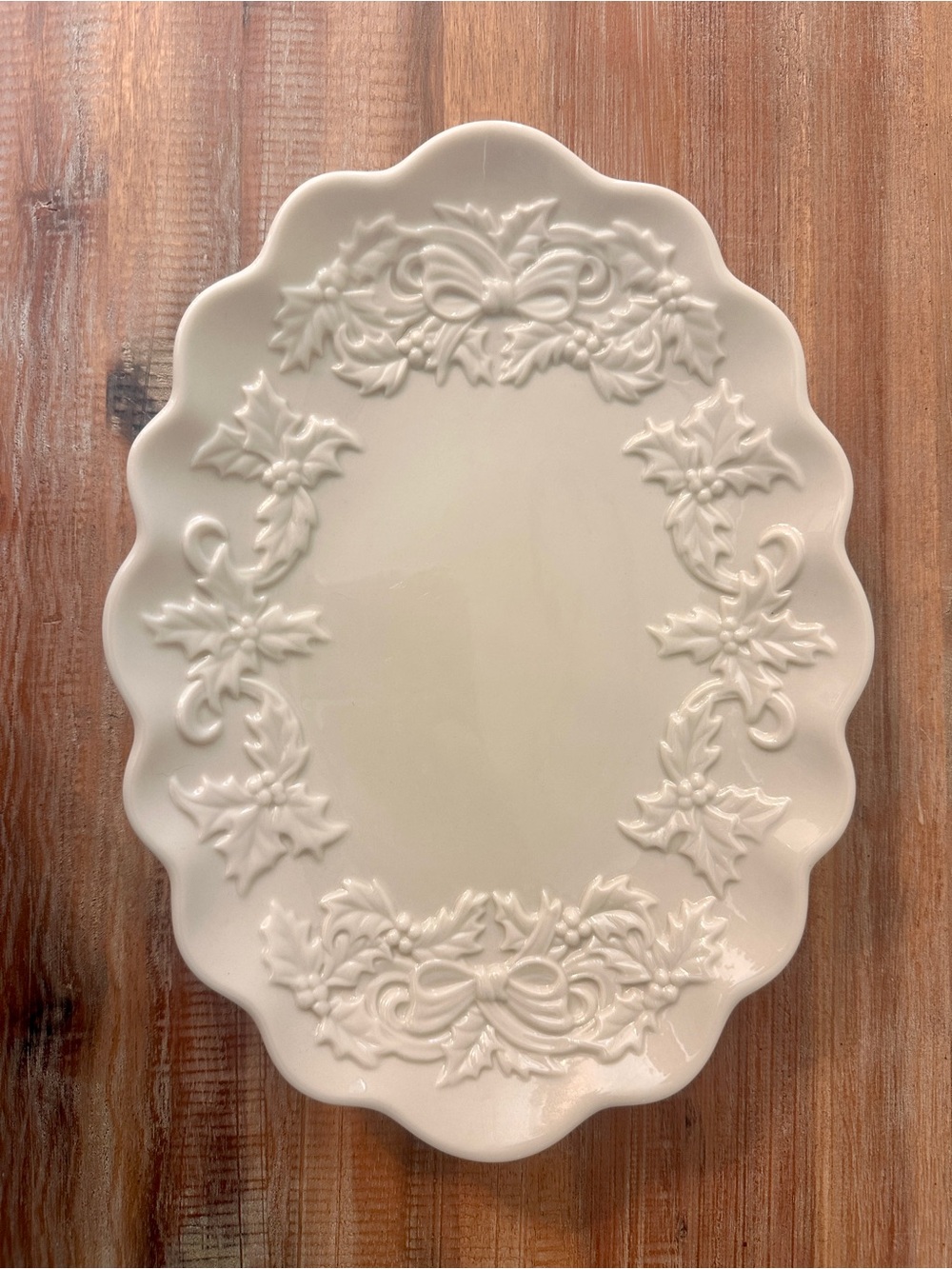 Lenox Ivory Porcelain Holly Scalloped Serving Tray Candy Dish Christmas